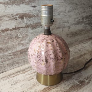 Mid Century Modern Pink Ceramic Lamp with Gold Spaghetti Detail